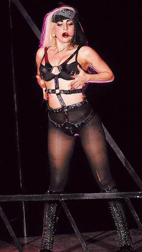 LadyGaGa��̨���������ﲻ���������ݣ���ͼ����4��