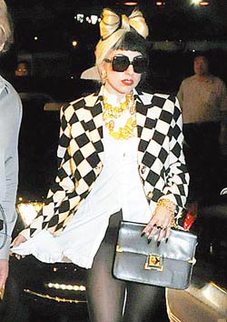 LadyGaGa��̨���������ﲻ���������ݣ���ͼ����6��