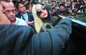 LadyGaGa��̨���������ﲻ���������ݣ���ͼ����8��