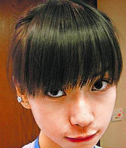 疑似angelababy丑照曝光香肠嘴惊现喉结组图4