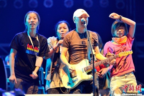 �޽�ѹ���ű����ֽ�����8����Ů�������裨ͼ����5��