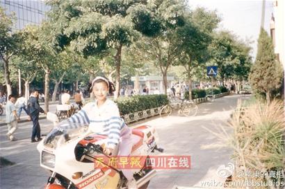 ������ɹ13���������Ħ�аڿ�Ц�ݲ��ã�ͼ��