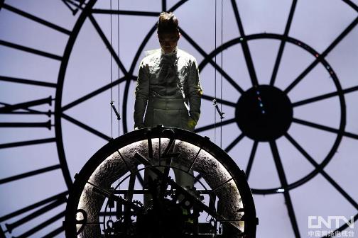 �����������Ѹ���������ڰ״�糱��˧����ͼ����3��