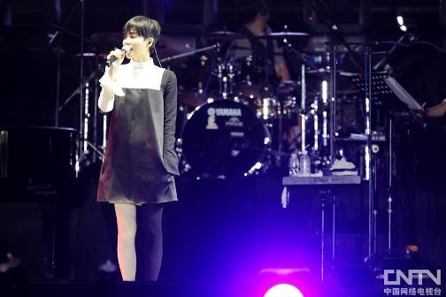 �����������Ѹ���������ڰ״�糱��˧����ͼ����5��