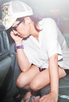 ����ׯ�������ͷ�Ѷ������ݡ�Ȱ˵�����ѹ������ˣ�2��