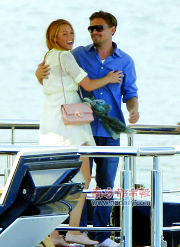 5月,莱昂纳多高调携布莱克一同前往戛纳,两人更在游艇上亲昵地拥抱
