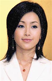 酒井法子欲明年复出赴诊所洗纹身否认拍全裸写真 中新网 酒井法子欲明年复出赴诊所洗纹身否认拍全裸写真 中新网