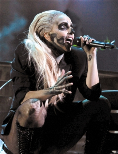�й����ټһ����������LadyGaga�簵�ڽ�ʬ
