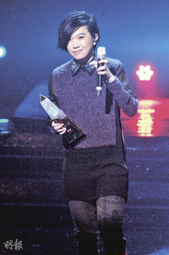 ��2011TVB8�����񡱽����ַ����Ľ��ɴ�Ӯ�ң�ͼ����4��