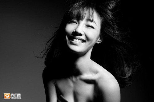 �װٺ��쳤������ڰ״�ƬС¶���չ�����Ը�