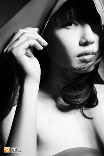 �װٺ��쳤������ڰ״�ƬС¶���չ�����ԸУ�5��