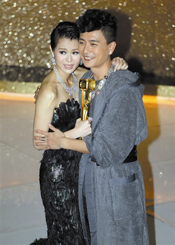 胡杏儿被疑已有身孕黄宗泽陪其看中医开安胎药