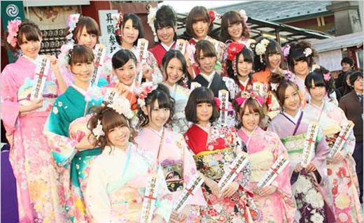 AKB48穿和服参加成人礼佐藤夏希兴奋能喝酒(图)