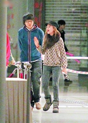 赌王爱女何超莲新欢曝光约看电影男方有女友(图)