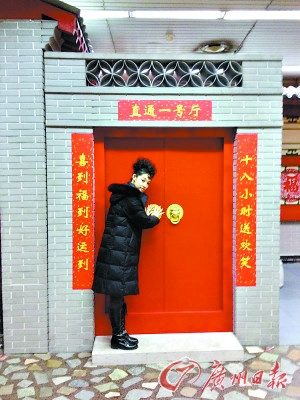 邓雯心除夕穿越两台直播春晚首创3D舞台表演
