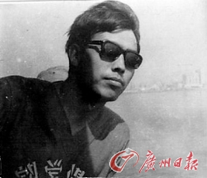 陈凯歌晒青涩旧照纠结未参加毕业30年同学会(图)