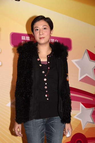 吴绮莉强调无财政问题身材发福自嘲脸肿似汤圆