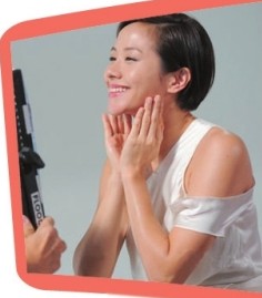 林嘉欣结婚产女后复出自摸嫩滑肌肤拍广告(图)