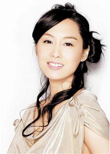 黄贯中陪朱茵频繁看妇科女友小腹隆起被疑怀孕
