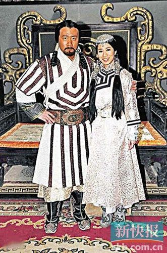 佘诗曼怒斥“小三传闻”称和胡军关系如兄妹