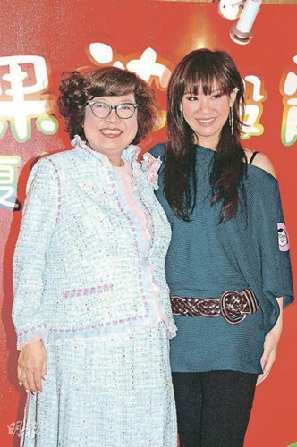 沈殿霞逝世4年郑欣宜悼念称母亲是自己头号粉丝