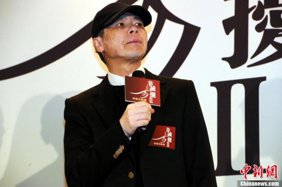 冯小刚拍戏对眼镜浇花壶都有要求嫌重庆菜不麻辣(2)