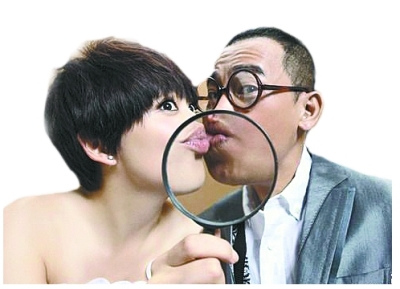 女子骚扰陈小春应采儿怒斥:再发短信就晒你名字