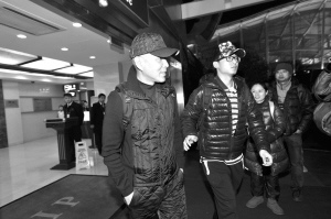 陈道明赴渝加盟“一九四二”:有时间和冯导打高尔夫