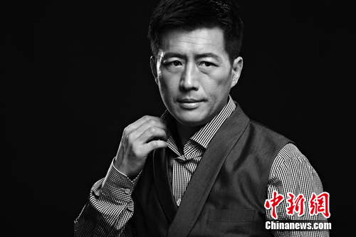 高曙光熟男魅力不减当年西装革履帅气依旧组图