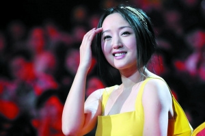 杨钰莹复出路“步步为营”赞黄健翔年轻很清纯(图)