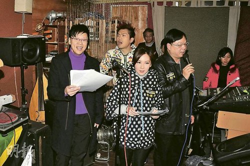 陈志云卸任开始游览各地自言最怕会飞的蟑螂(图)