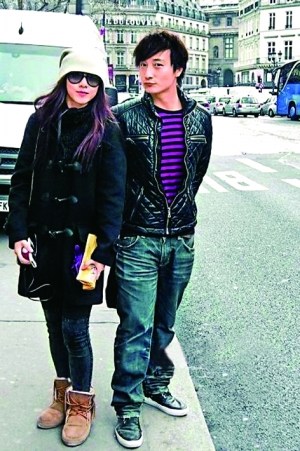 方力申被偷拍主动拉邓丽欣合影2人恋情正式曝光