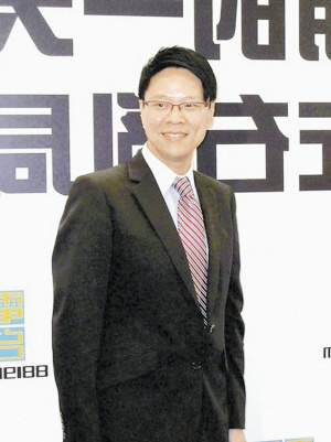 ��־���뿪TVB������̨�ܲ�Ⱥ�Ǽ�����ף����ͼ��
