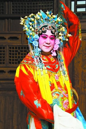 姜武妩媚扮相遭调侃王志飞讽其“符合唐朝美”(图)