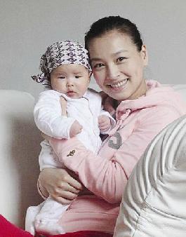 张庭微博征母乳网友:多么好的打进庭庭身边方法