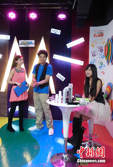 ҡ��Ů���̳���Ȼ���������շ�����ȹ�ȷ�ȫ��