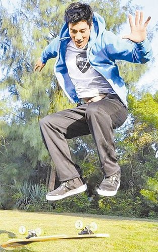 王力宏再当奥运圣火传递员兴奋特训日跑两公里