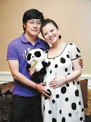传李湘与王岳伦正协议离婚三岁幼女归母亲抚养
