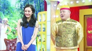 杨幂清爽造型装“稳重”曝陈思成佟丽娅恋情内幕