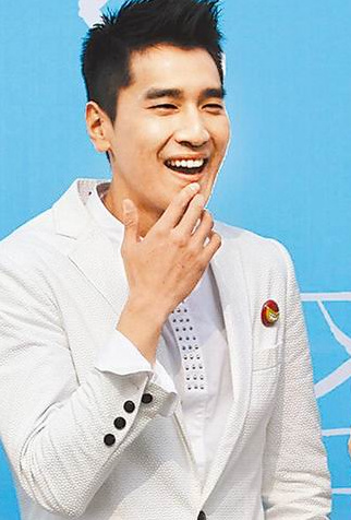 ����͢����ճ��ԲԲ4�������ˣ����˸��鲻��Ӧ