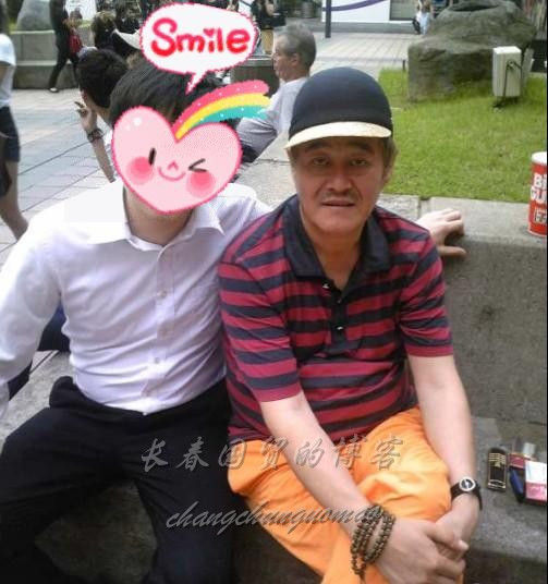 传赵本山已移民新加坡网友晒与其偶遇合影(图)