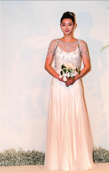 全智贤与金融才俊完婚蜜月推后暂不考虑生子(图)