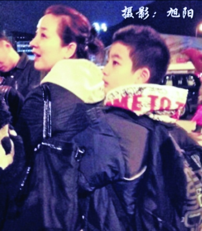 陈小艺爱子“铁蛋”曝光虎头虎脑特招人喜欢(图)