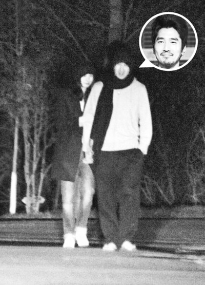 赵又廷高圆圆摸黑牵手或正面回应给高“名分”(图)