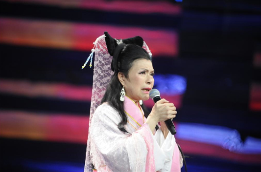 周立波遇“白娘子”大胆表白梦想秀遭索抱无处可躲