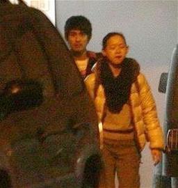 周渝民否认与曾宝仪奉子成婚经纪人:纯粹的朋友