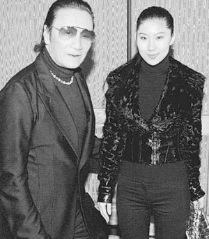 谢贤否认与小女友分手:我们交往8年,不会找别人