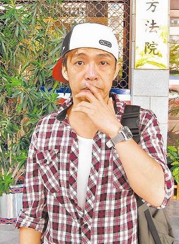 黄耀明公开承认自己是同性恋明星出柜知多少图7