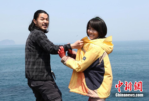 李威“小孩大人”将登荧屏暗下苦工完美扮