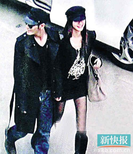 Angelababy�󺽰����ը�ɻ���ʦ�ƿ����ѷ���